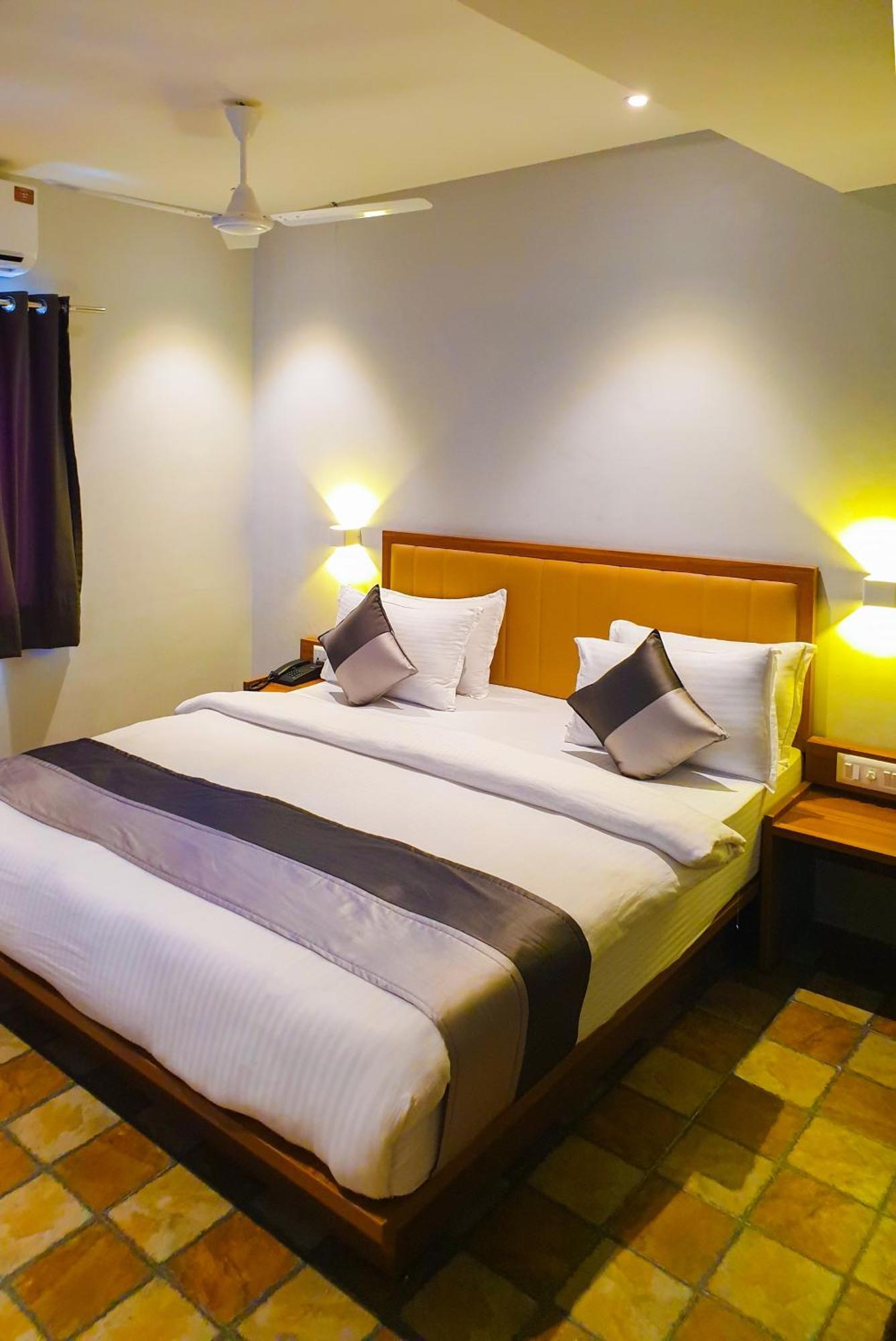 Hotel Nova Star 拉杰果德 外观 照片